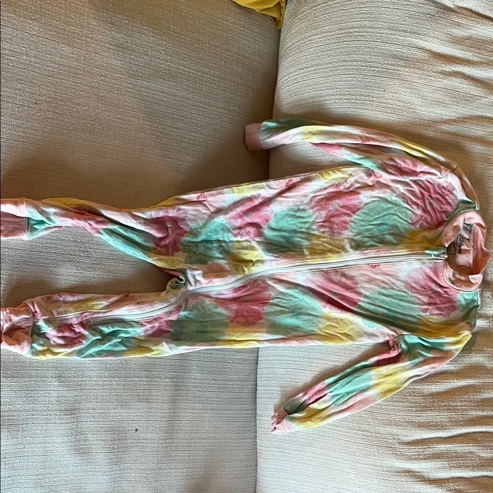 Organic cotton and Bamboo
Colorful Baby Pajama Set
18-24 Month - Picture 2 of 9